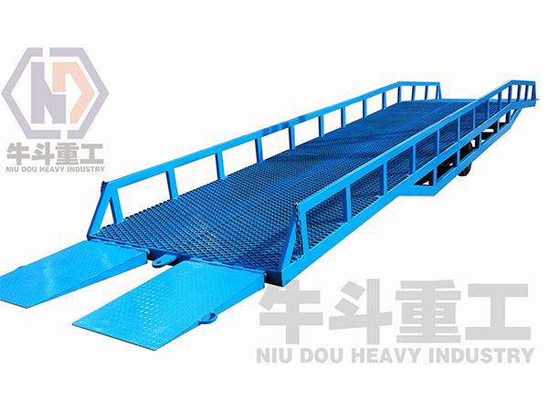 物流登車橋爬坡橋